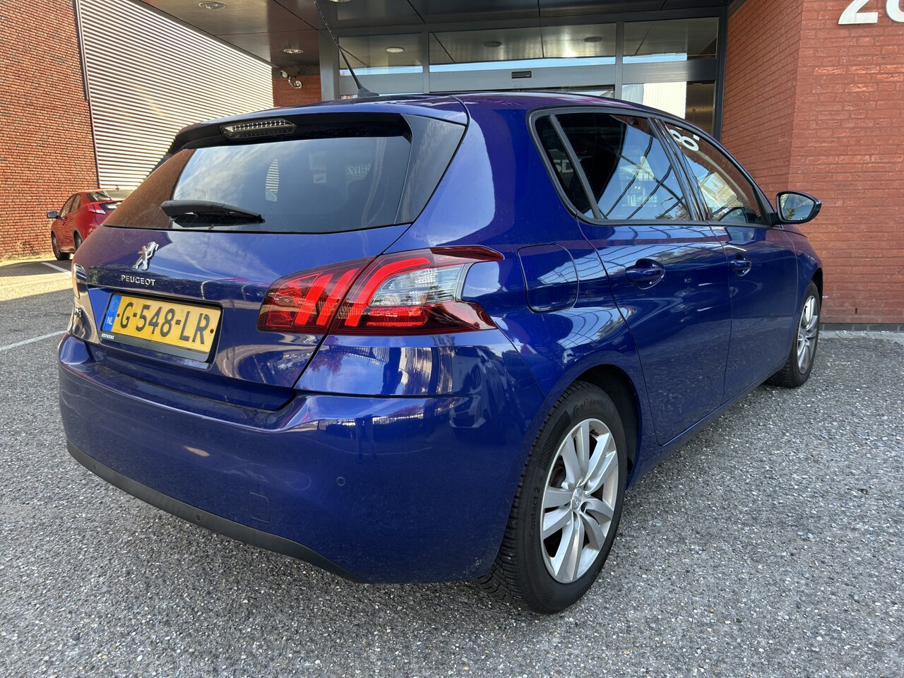 Peugeot 308 - 1.2 PureTech Blue Lease Executive PERFECT ONDERHOUDEN!! // NAVI + CARPLAY // PANO-DAK // C - AutoWereld.nl