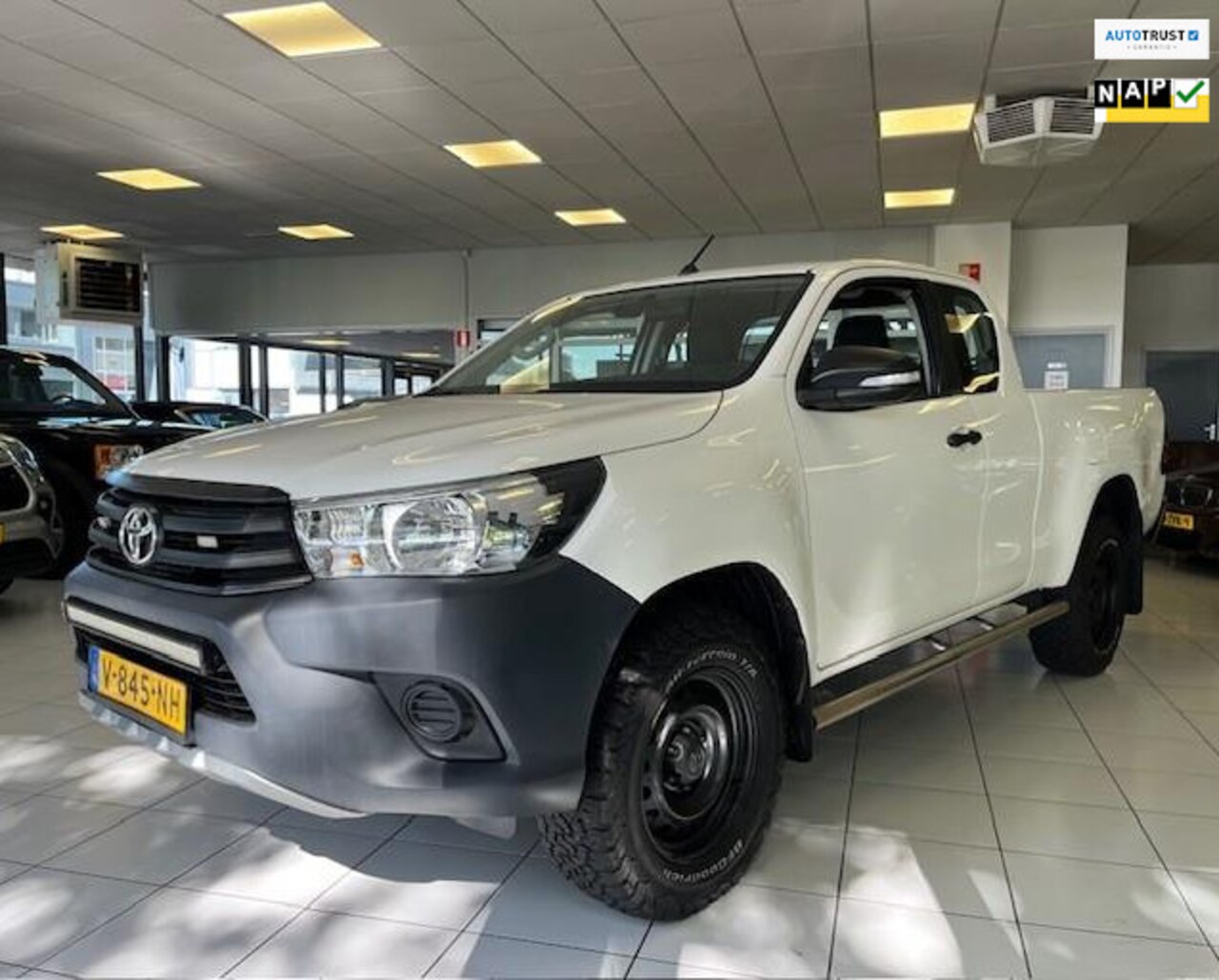 Toyota HiLux - 2.4 D-4D-F Xtra Cab Cool Comfort 4X4/1e Eigenaar/NAP/Airco - AutoWereld.nl