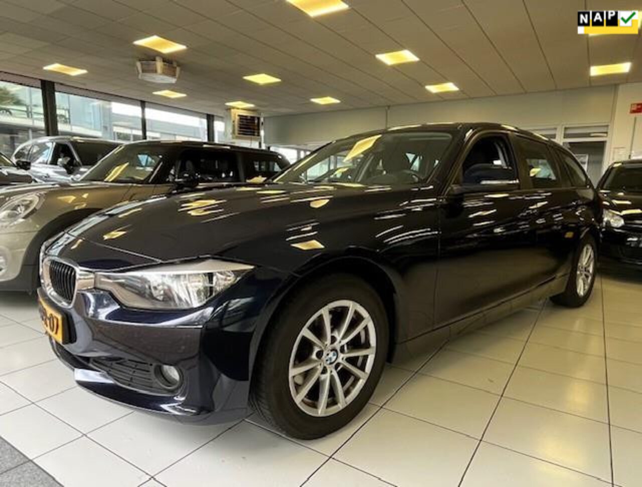 BMW 3-serie Touring - 316i Business/Navi/NAP/Elek klep/Cruise control/Airco - AutoWereld.nl