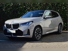 BMW X3 - 30e xDrive M Sport Automaat / Panoramadak / Trekhaak / Sportstoelen / Achteruitrijcamera /