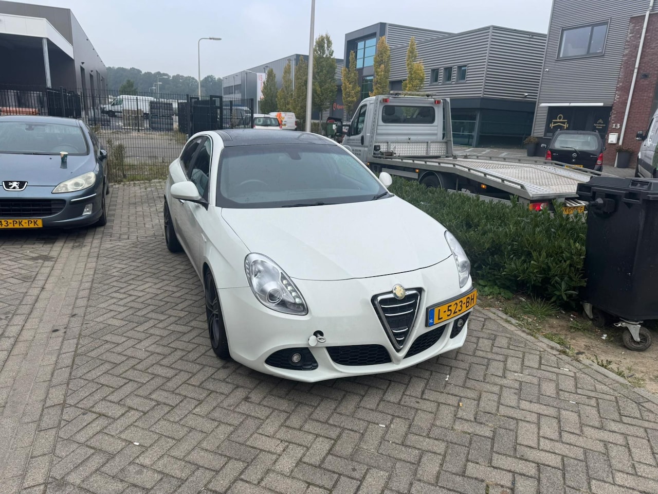 Alfa Romeo Giulietta - 2.0 JTDm Distinctive RIEM GEKNAPT!! - AutoWereld.nl