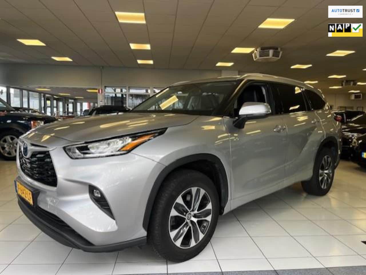 Toyota Highlander - 2.5 AWD Hybrid Style/NL auto/7 persoons/Leder/Apple carplay/Dealer onderhouden - AutoWereld.nl