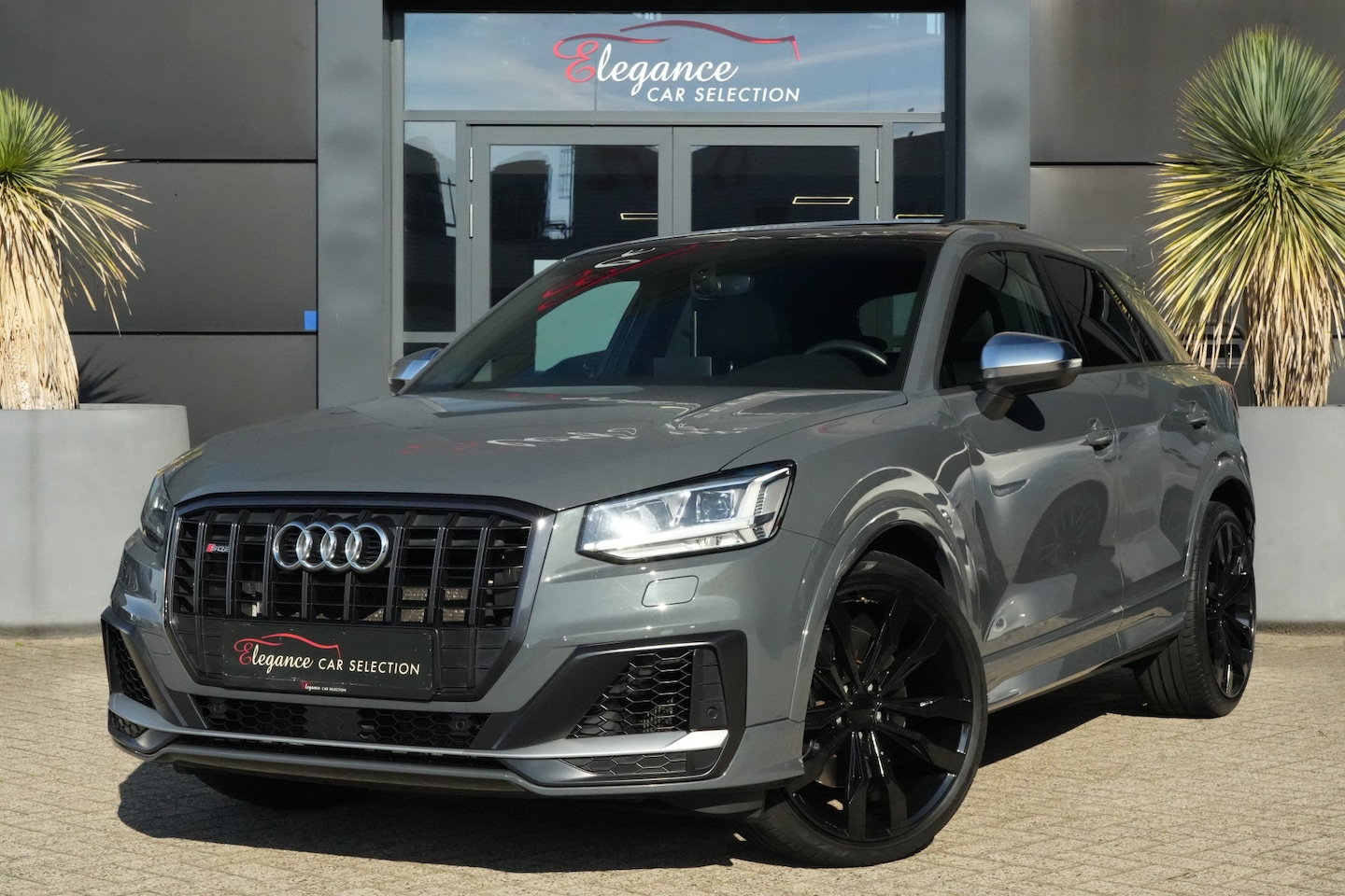Audi SQ2 - 2.0 TFSI 300pk Schuif-/kanteldak/Navigatie/Stoelverwarming - AutoWereld.nl