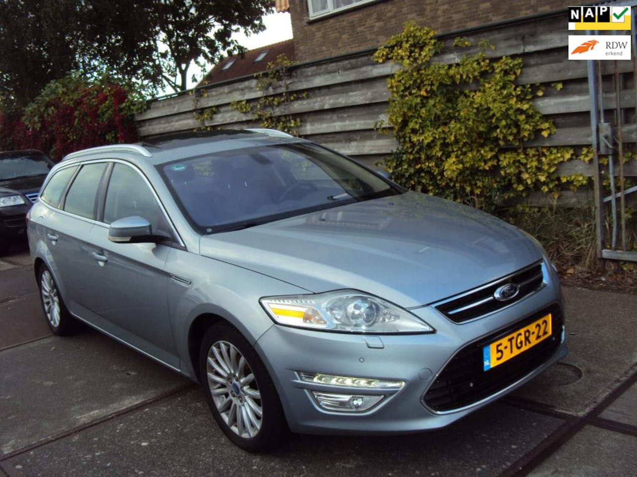 Ford Mondeo Wagon - 1.6 TDCi ECOnetic Lease Platinum 1.6 TDCi ECOnetic Lease Platinum - AutoWereld.nl
