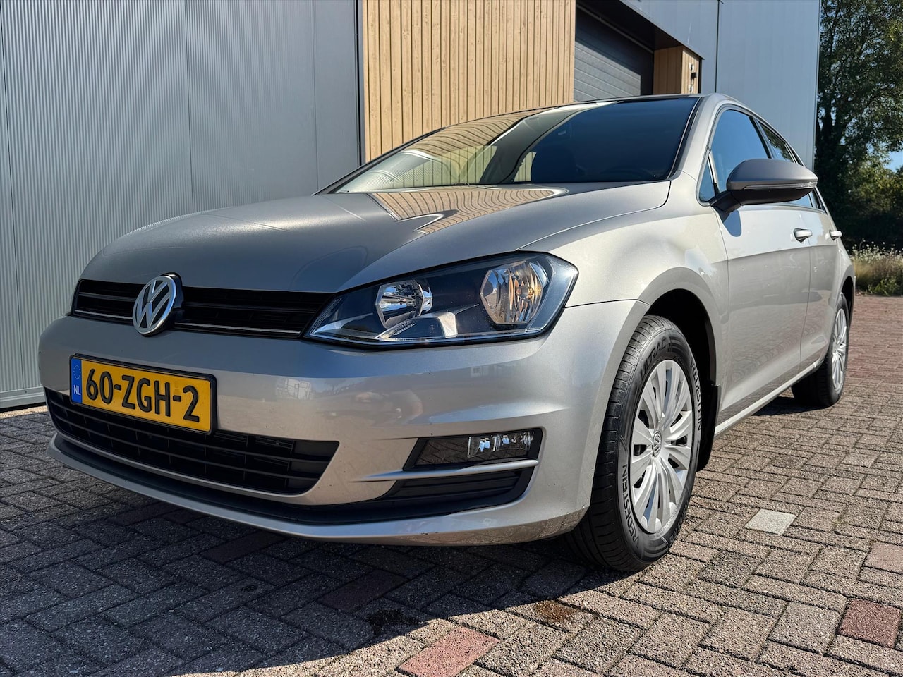 Volkswagen Golf - 1.2 TSI 85pk BMT 5D Trendline | BTW Auto | NL Auto | Navi | Airco | - AutoWereld.nl