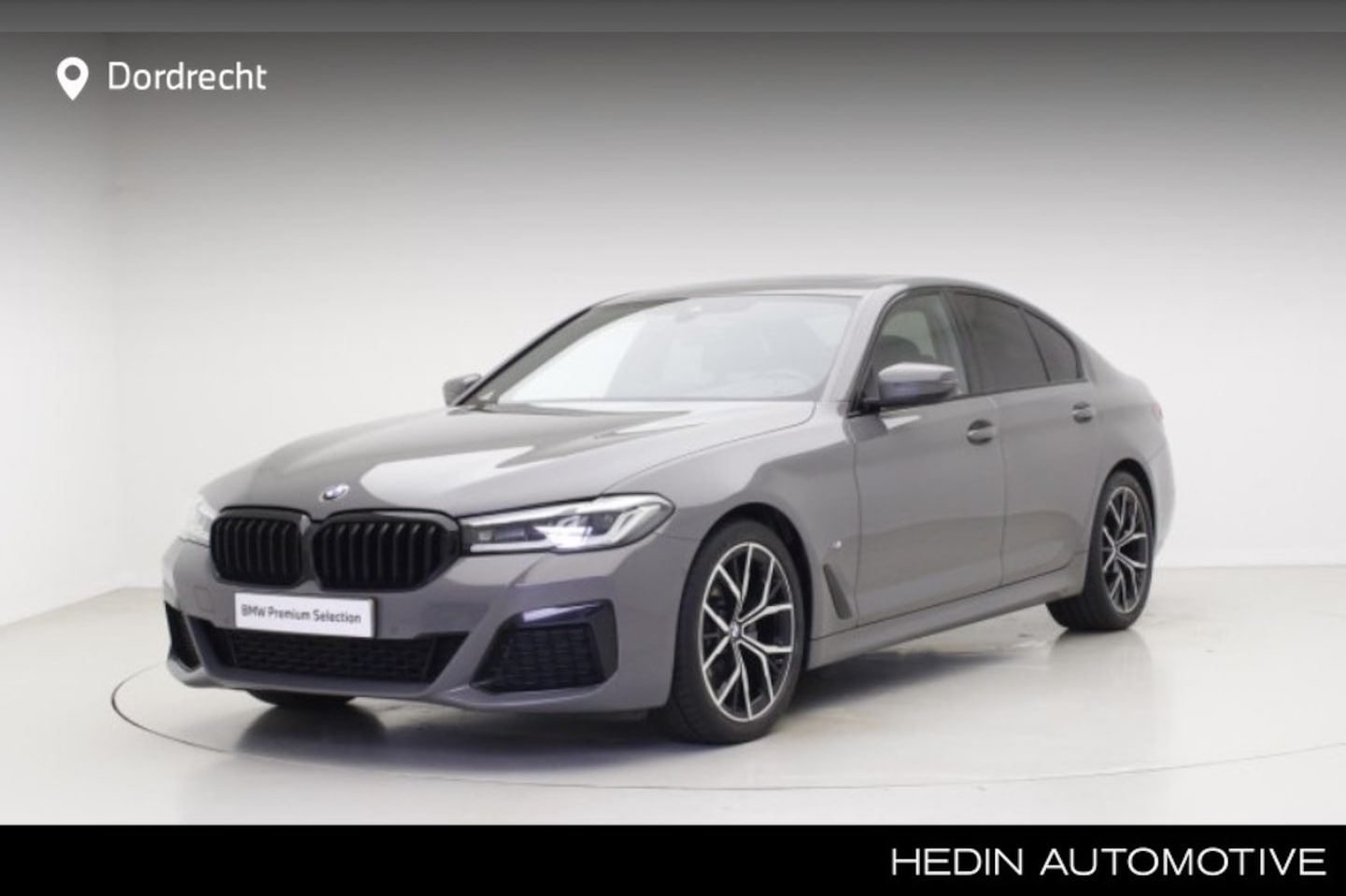 BMW 5-serie - 520i M-Sport | Harman Kardon | Schuifdak | High Executive | Berninagrau Bernstein effect m - AutoWereld.nl