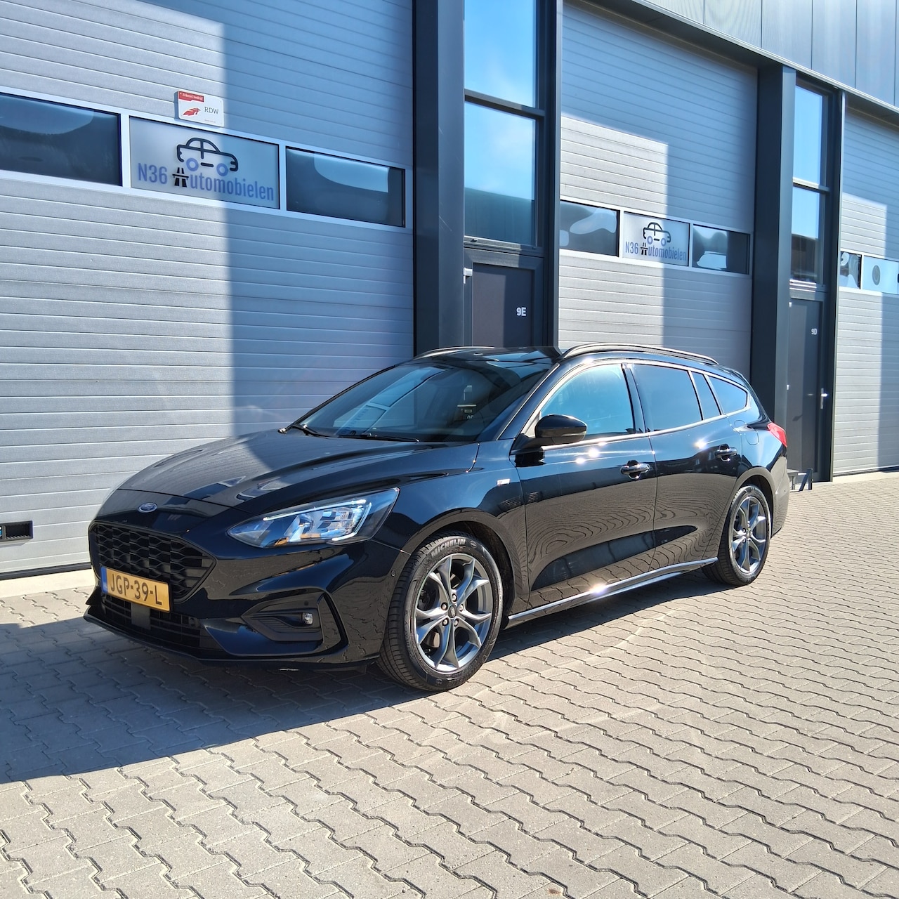 Ford Focus Wagon - 1.0 EcoBoost ST Line Business - AutoWereld.nl