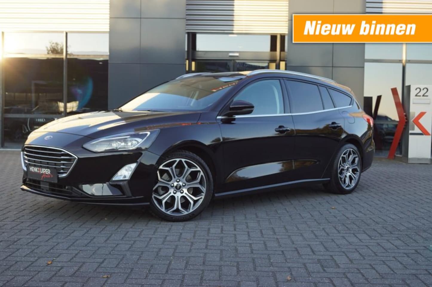 Ford Focus Wagon - Wagon 1.5 EcoBoost 182pk Aut. /Navi/ BenO /Trekhaak afnb./ Camera/App-connect/ Park-assist - AutoWereld.nl