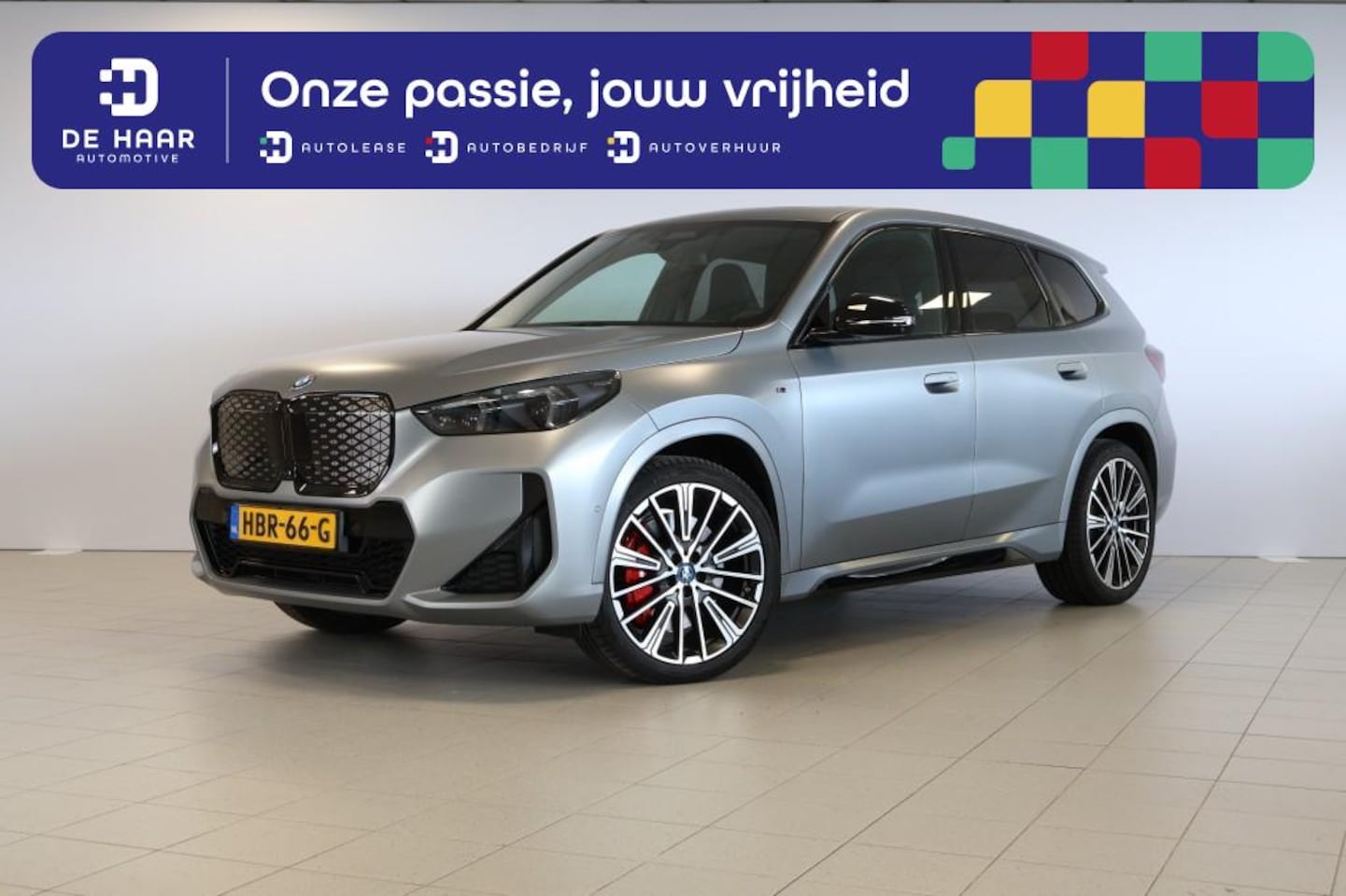 BMW iX1 - eDrive20 M Sport Pro - M Sportstoelen - Pano - 20'' LMV - AutoWereld.nl