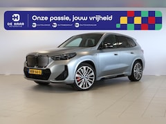 BMW iX1 - eDrive20 M Sport Pro - M Sportstoelen - Pano - 20'' LMV