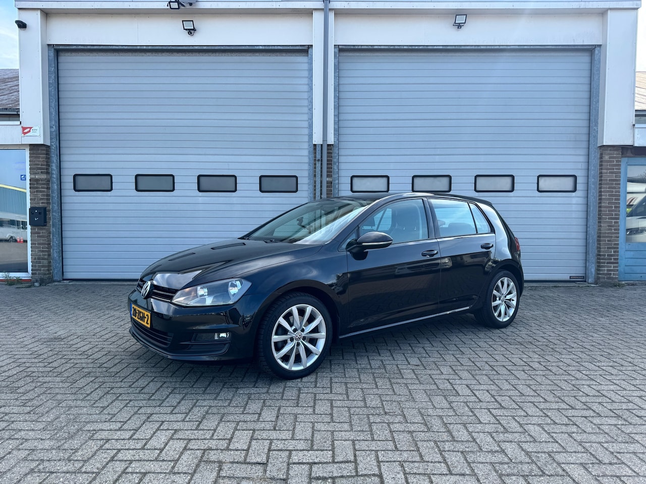 Volkswagen Golf - 1.2 TSI Trendline 1.2 TSI Trendline - AutoWereld.nl