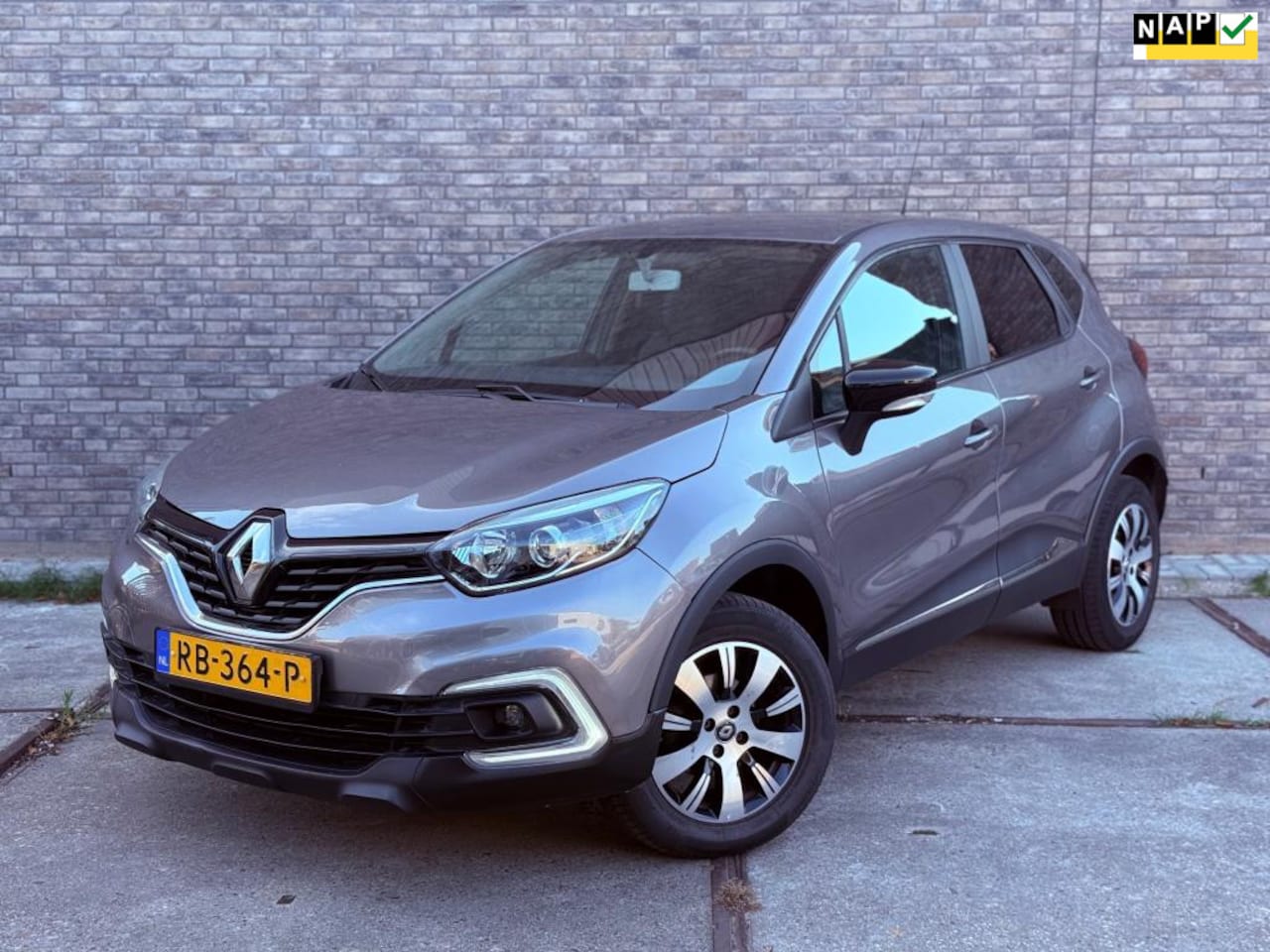 Renault Captur - 0.9 TCe Zen Airco Leerbekleding Stoelverwarming - AutoWereld.nl