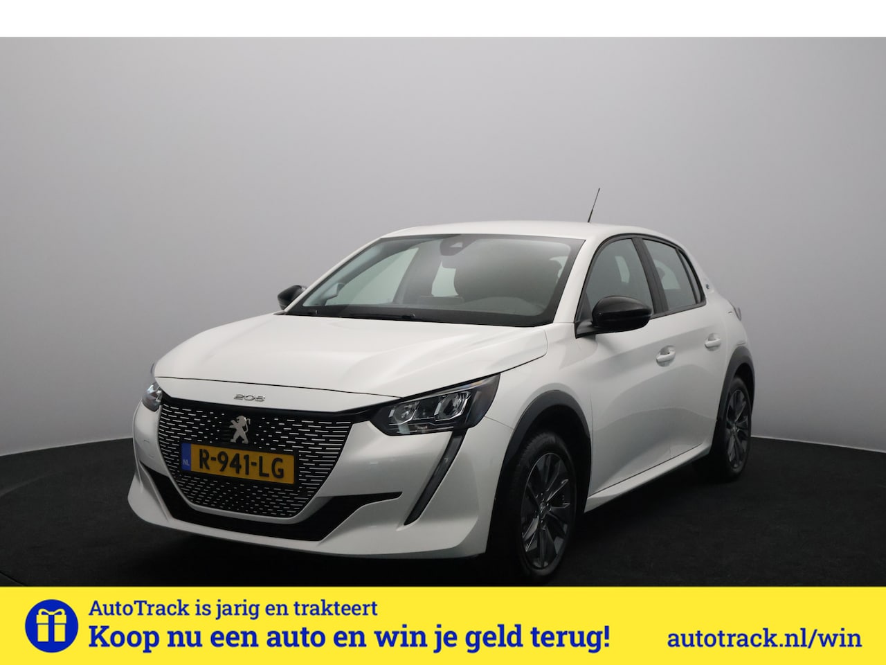 Peugeot e-208 - EV Active Pack 50 kWh 3-Fase SOH 99% | Navigatie | Carplay & Android | Parkeersensoren - AutoWereld.nl