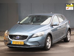 Volvo V40 - 1.6 D2 Kinetic Navigatie/Parkeersensor/ 16"inch Lmv