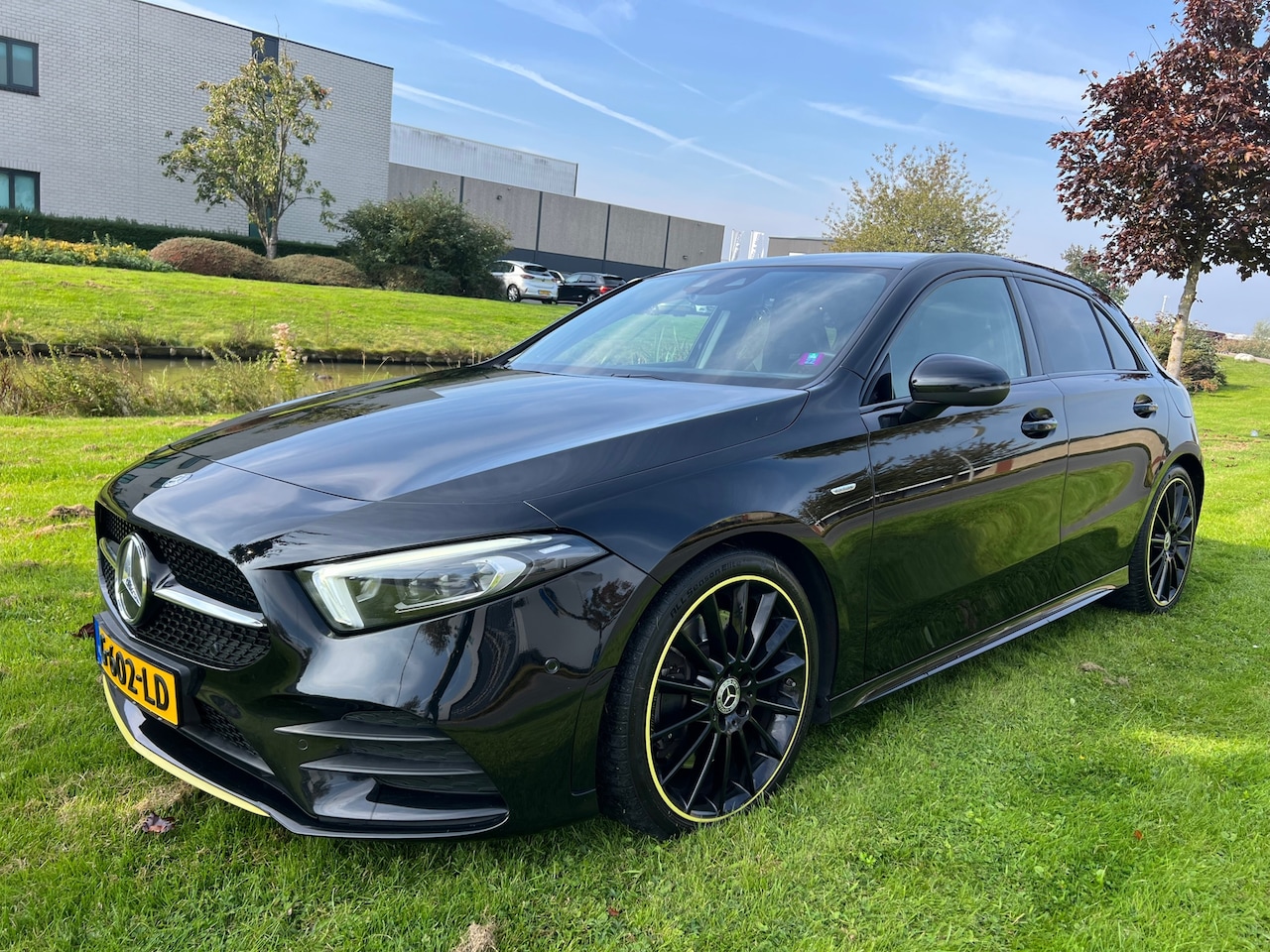 Mercedes-Benz A-klasse - 2019 * 250 Premium Plus * 224PK * EDITION 1 * AUTOMAAT * APK 27 - AutoWereld.nl