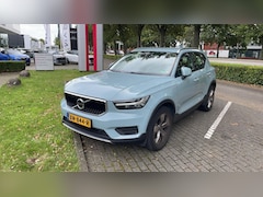 Volvo XC40 - 2.0 T4 Momentum | STOELVERWARMING | CAMERA | NAVIGATIE | CRUISECONTROL ADAPTIEF | DODEHOEK