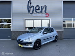Peugeot 206 - 1.4 Gentry AUTOMAAT NAP
