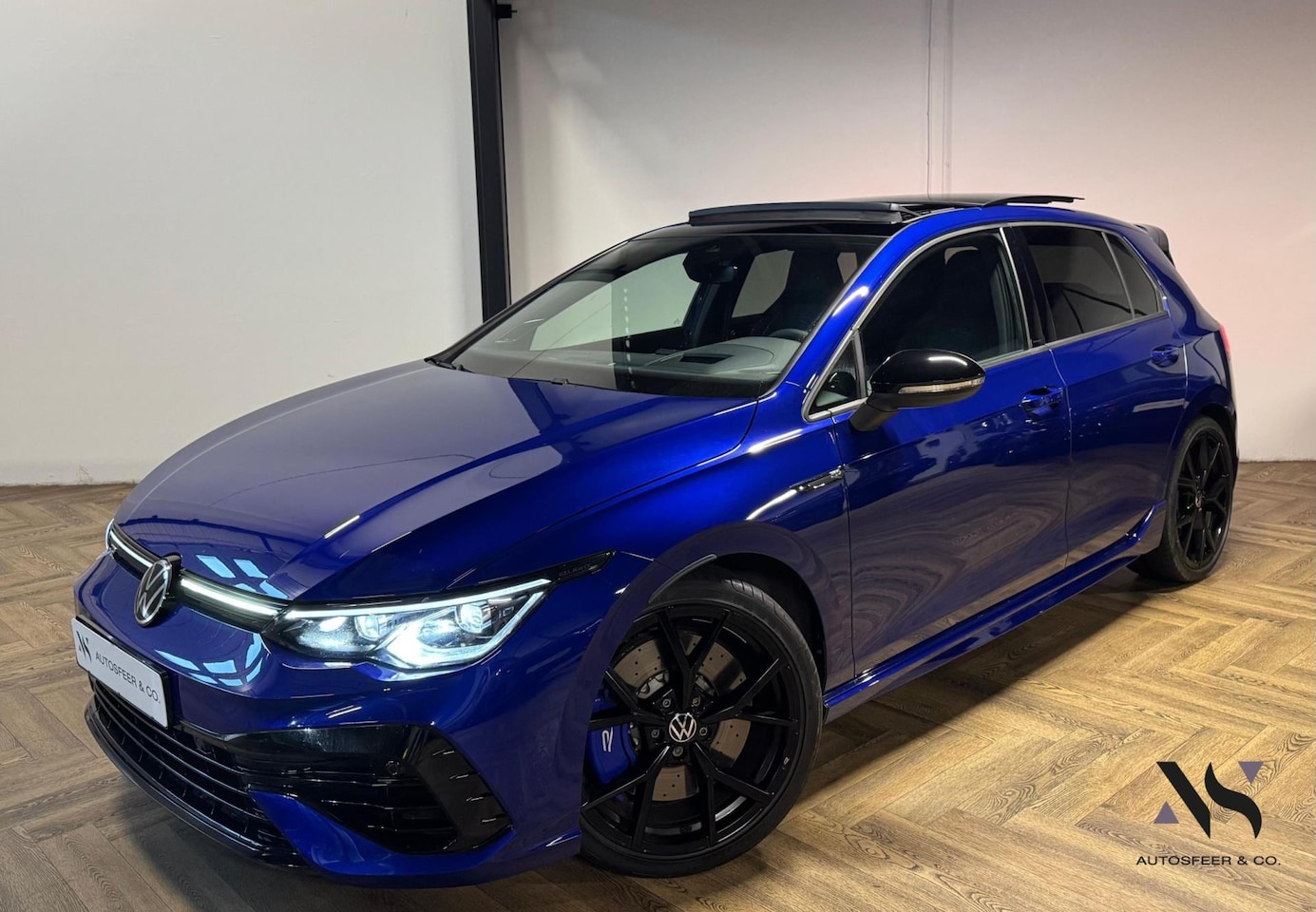 Volkswagen Golf - 2.0 TSI R 4Motion PANO KEYLESS HUD - AutoWereld.nl