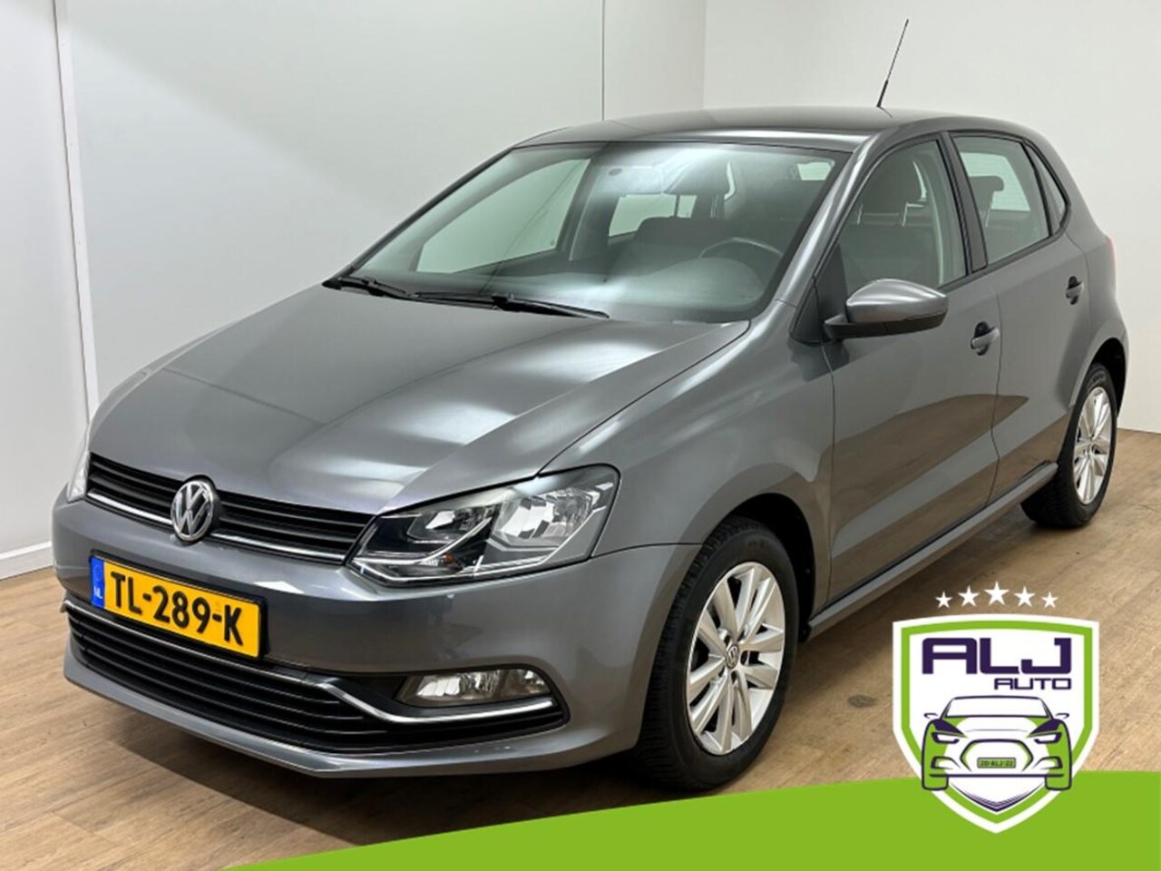 Volkswagen Polo - Occasion 1.2 TSI Highline met airco en leuke velgen | Tweedehands Volkswagen Polo in antra - AutoWereld.nl