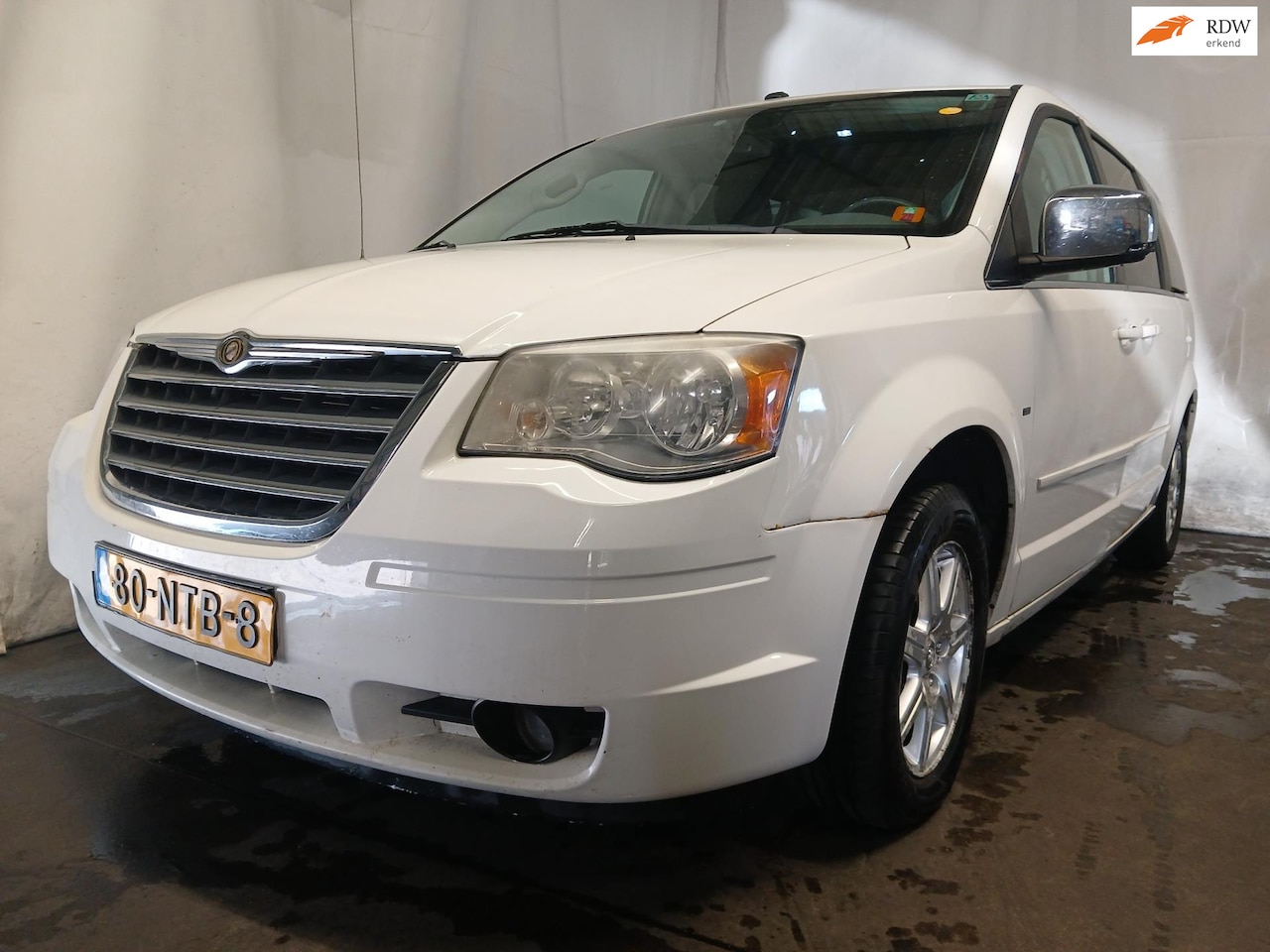 Chrysler Town and Country - 3.8 V6 SCHADEAUTO!!! - AutoWereld.nl