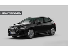 BMW 2-serie Active Tourer - 225e xDrive | Panoramadak | Harman Kardon | Leer | Head-Up Display | Camera | Shadowline |