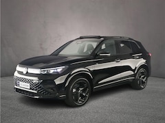 Volkswagen Tiguan - R-Line Edition 1.5 TSI eHybrid 272pk DSG Automaat Black Style, Trekhaak, Panoramadak, Adap