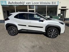 Toyota Yaris Cross - 1.5 Hybrid Dynamic Panoramedak, Automatische achterklep, Borden herkenning