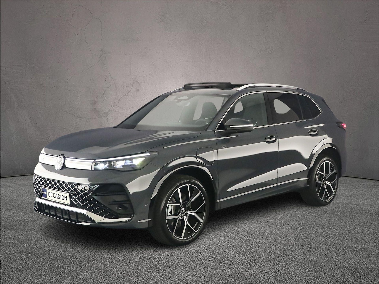 Volkswagen Tiguan - R-Line Edition 1.5 TSI eHybrid 272pk DSG Automaat Trekhaak, Panoramadak, Adaptive cruise c - AutoWereld.nl