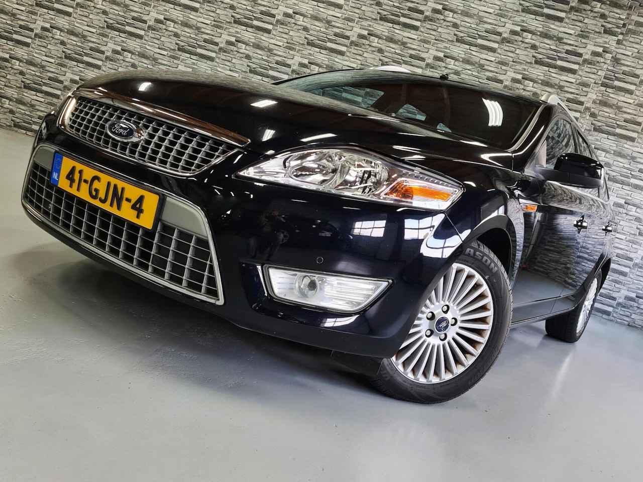 Ford Mondeo Wagon - 2.0-16V Titanium *PDC*Bluetooth*Trekhaak*! - AutoWereld.nl