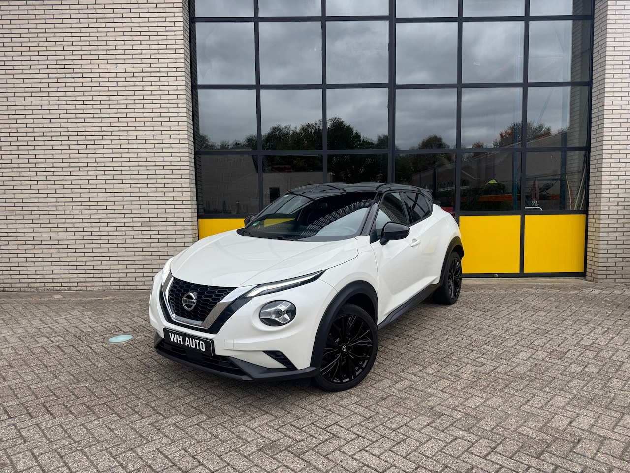Nissan Juke - 1.0 DIG-T Enigma 1.0 DIG-T Enigma, 4 seizoenen banden, LED verlichting - AutoWereld.nl