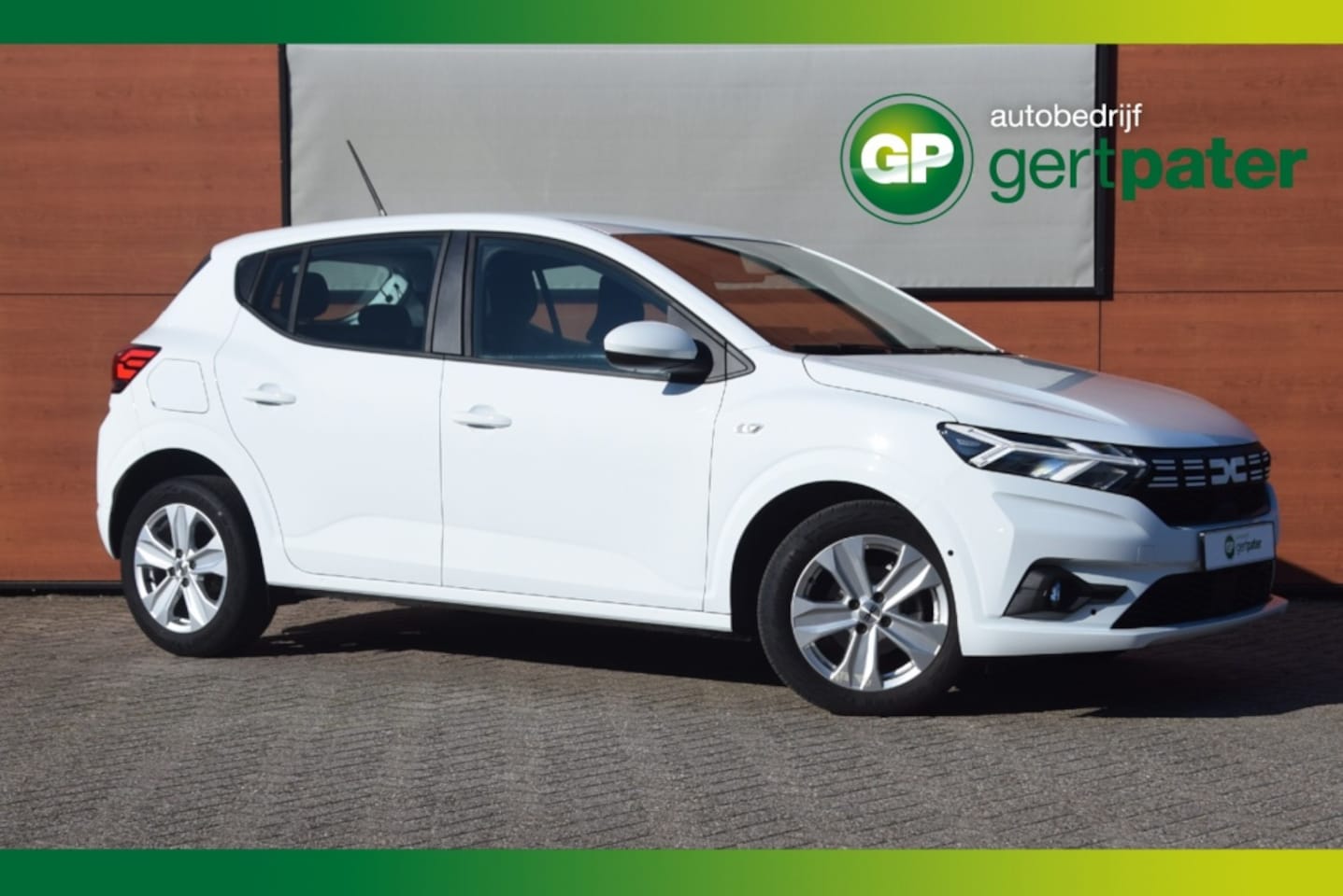 Dacia Sandero - 1.0TCe 90 Expression Carplay/Camera/PDC/LM Velgen - AutoWereld.nl