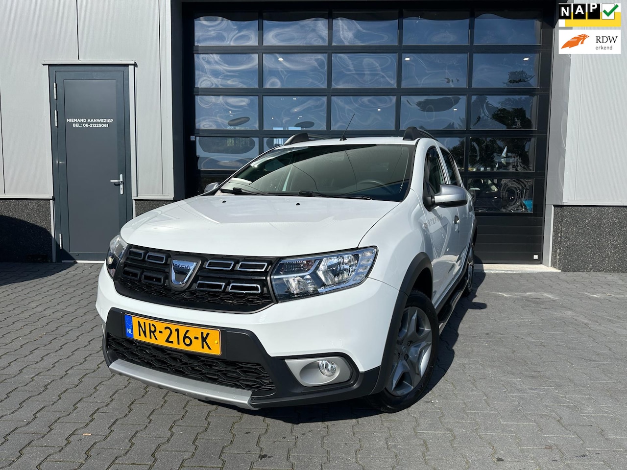 Dacia Sandero Stepway - 0.9 TCe Laureate AUTOMAAT - AutoWereld.nl