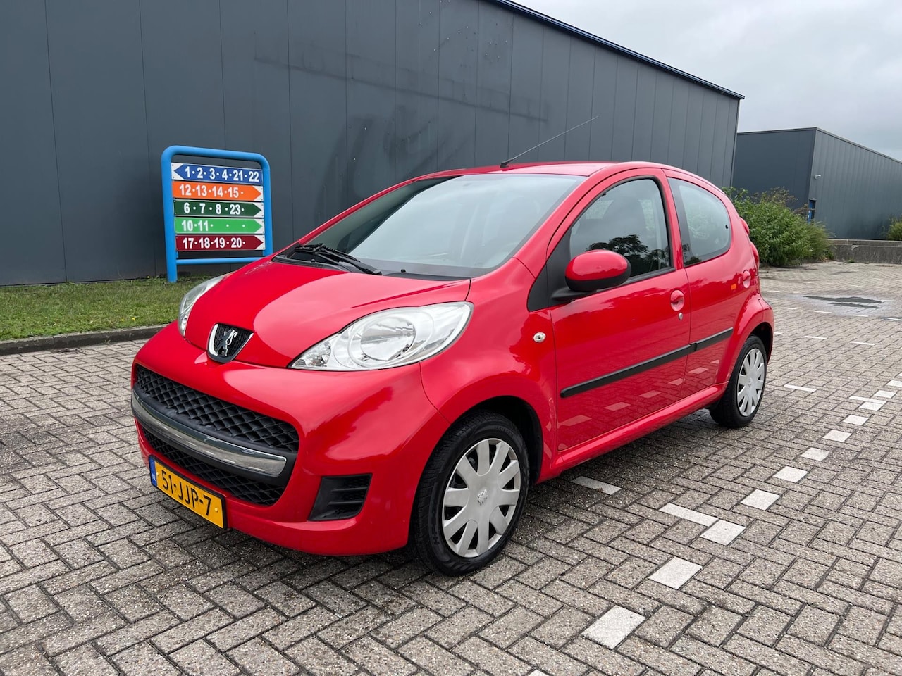 Peugeot 107 - 1.0-12V XS 1.0-12V XS Nieuwe APK! - AutoWereld.nl