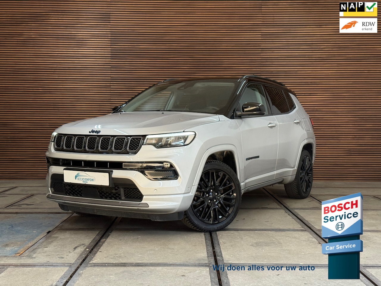 Jeep Compass - 4xe 240 Plug-in Hybrid Electric S | Camera | Leder | Adaptive Cruise | LED verlichting - AutoWereld.nl