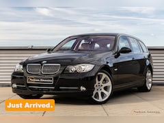 BMW 3-serie Touring - 335xi Executive E91 | 121.000KM | 6-Speed | Sport Seats | Comfort Access