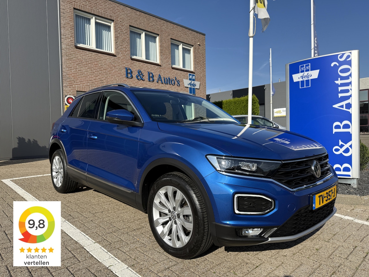 Volkswagen T-Roc - 1.5 TSI 150pk H6 Sport l ACC l ECC l LED l NAVI l TREKHAAK 1500kg - AutoWereld.nl