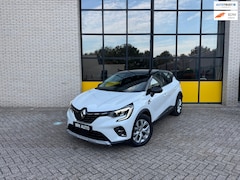 Renault Captur - 1.6 E-Tech Plug-in Hybrid Groot navi, Lage KM-stand