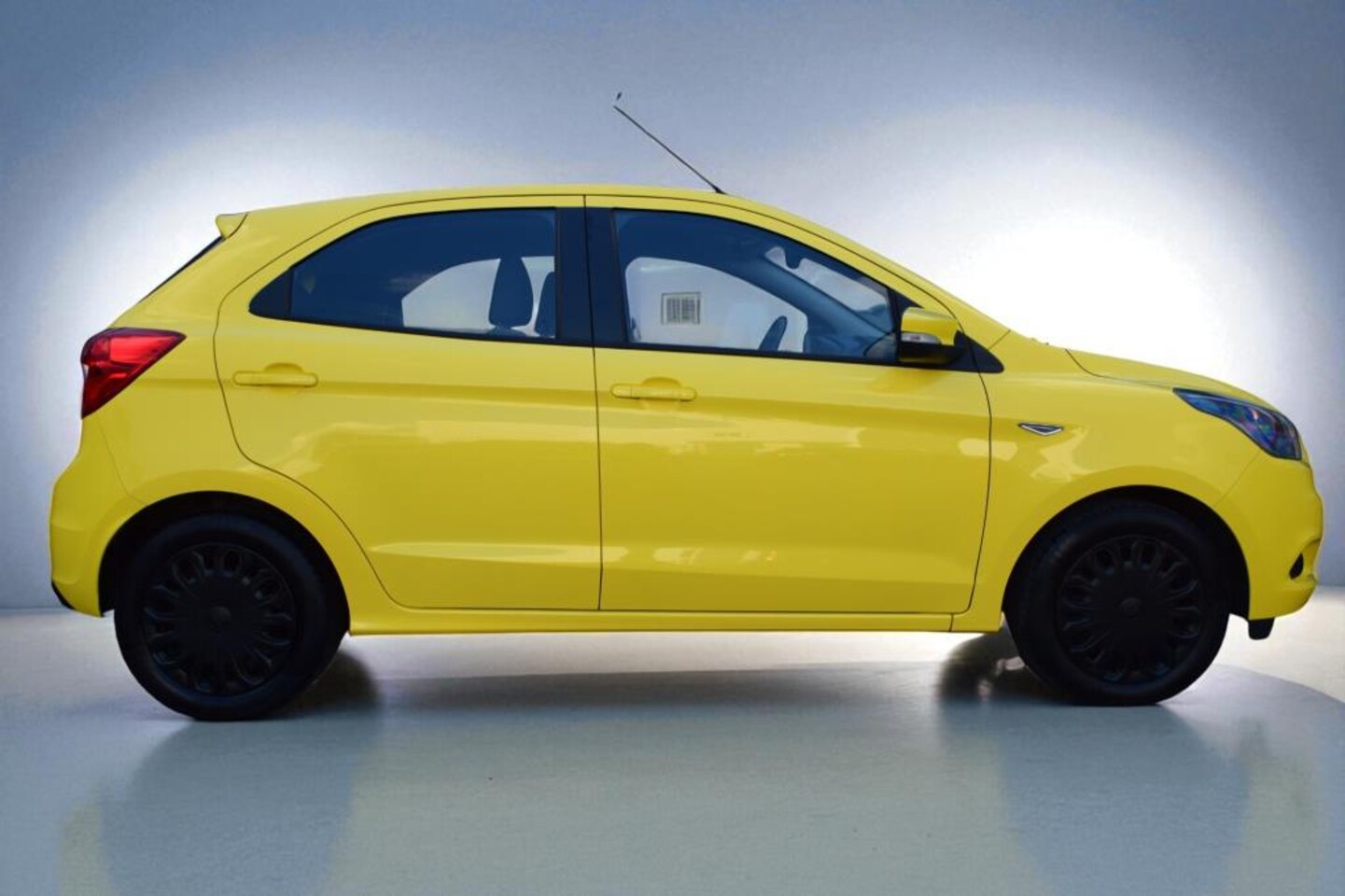 Ford Ka - 1.2 Trend Ultimate, Airco, Cruisecontrol, Eerste eigenaar, 29270KM, NAP