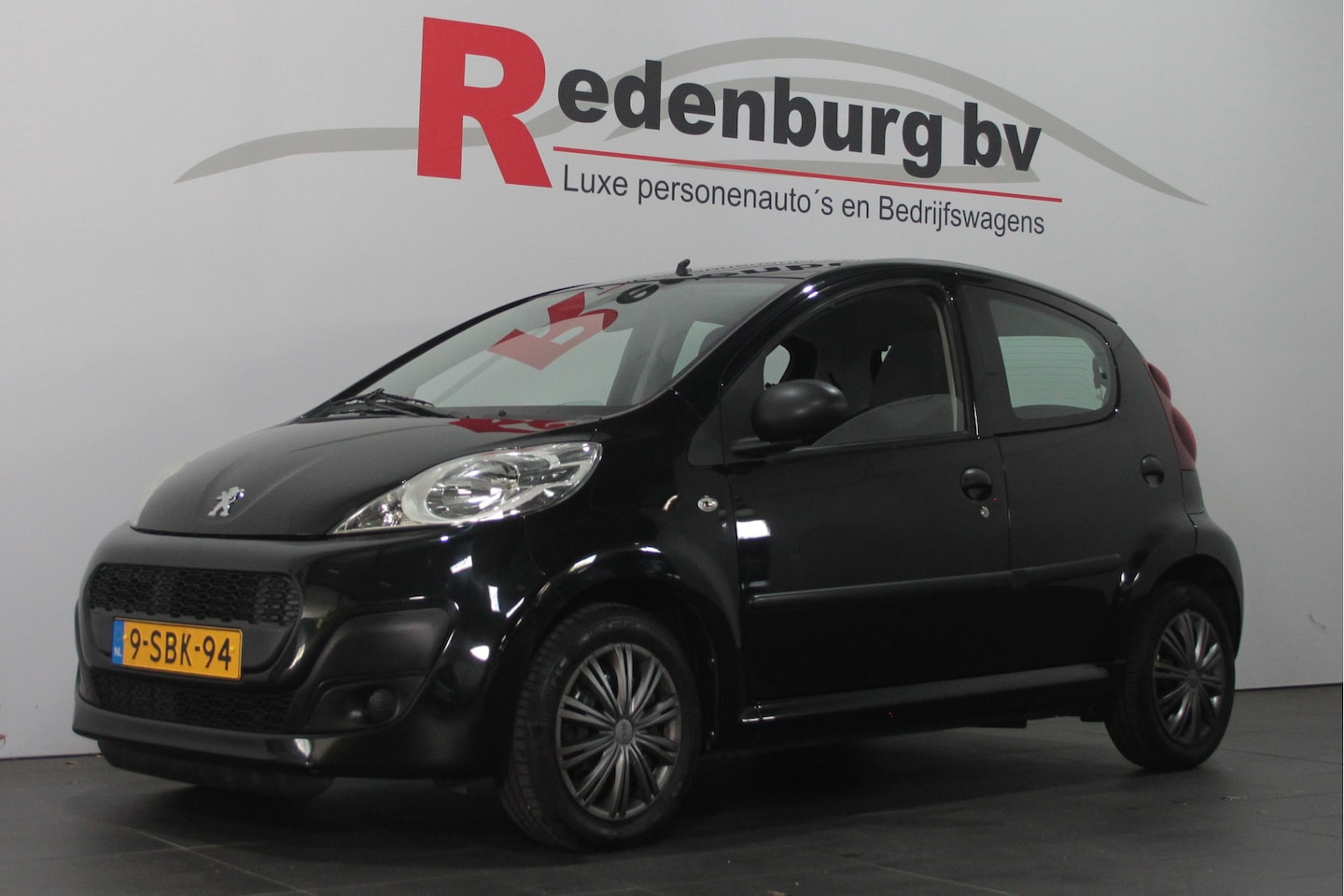 Peugeot 107 - 1.0 Access Accent - 5 drs. - Airco / Radio cd - AutoWereld.nl