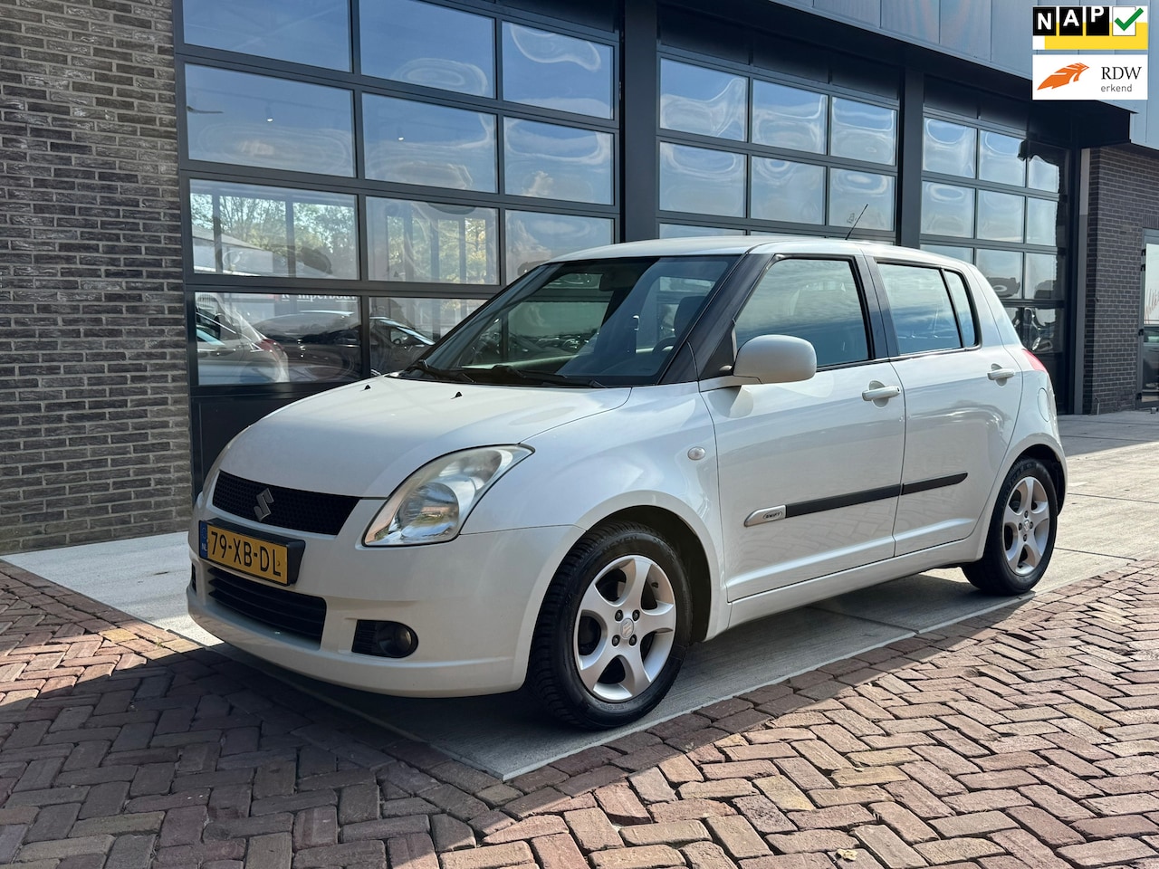 Suzuki Swift - 1.3 Shogun | Airco | Radio | Elektrisch pakket | - AutoWereld.nl