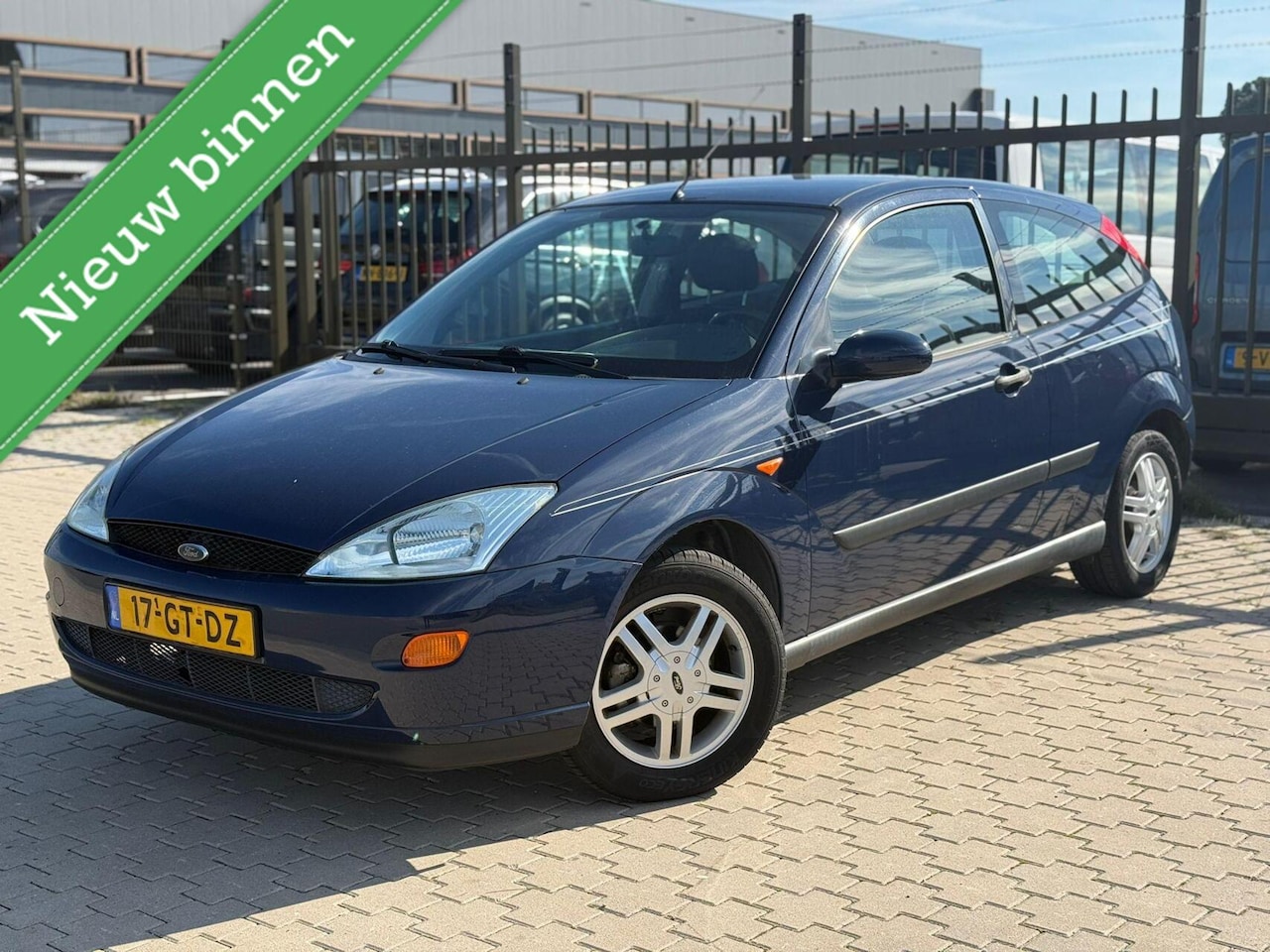 Ford Focus - 1.6-16V Trend LAAG KM NAP ELEKRAMEN CENT.VERGRND - AutoWereld.nl