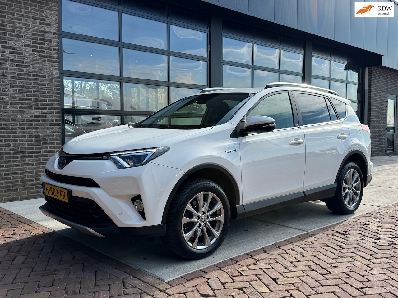 Toyota RAV4 - 2.5 Hybrid AWD Style | Trekhaak | Autm | Navi | Clima | Cruise | - AutoWereld.nl