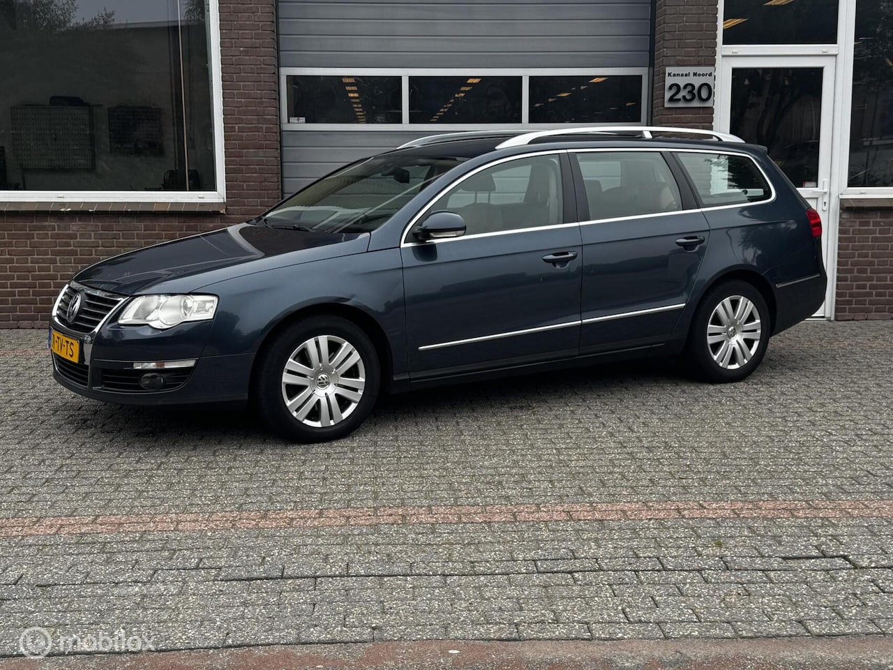 Volkswagen Passat Variant - 1.6 FSI AIRCO/LEDER/CRUISE - AutoWereld.nl