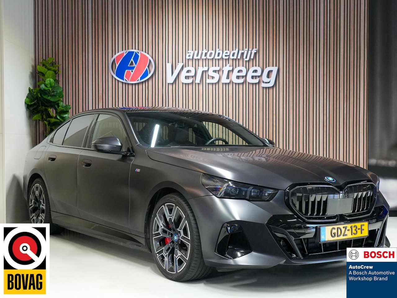 BMW i5 - eDrive40 84 kWh Full optie!|M Sport|Frozen grey|Pano|trekhaak| - AutoWereld.nl
