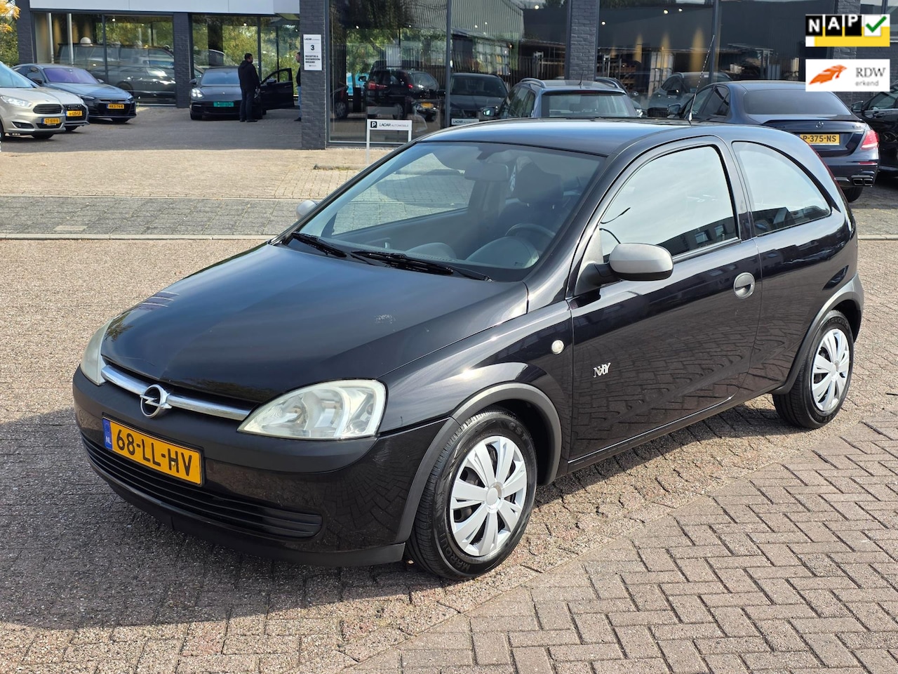 Opel Corsa - 1.2-16V Njoy/ bj.2003 / kleur : zwart / 1e eigenaar/ boekjes aanwezig/ APK tot 03/2026 en - AutoWereld.nl