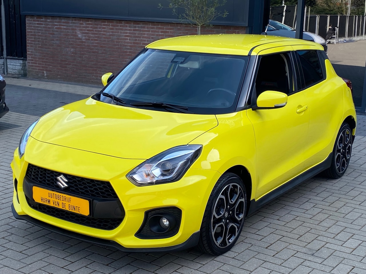Suzuki Swift - 1.4 Sport 140 PK NIEUWSTAAT 1e EIGENAAR FULL OPTIONS NAVI LED KEYLESS CAMERA - AutoWereld.nl