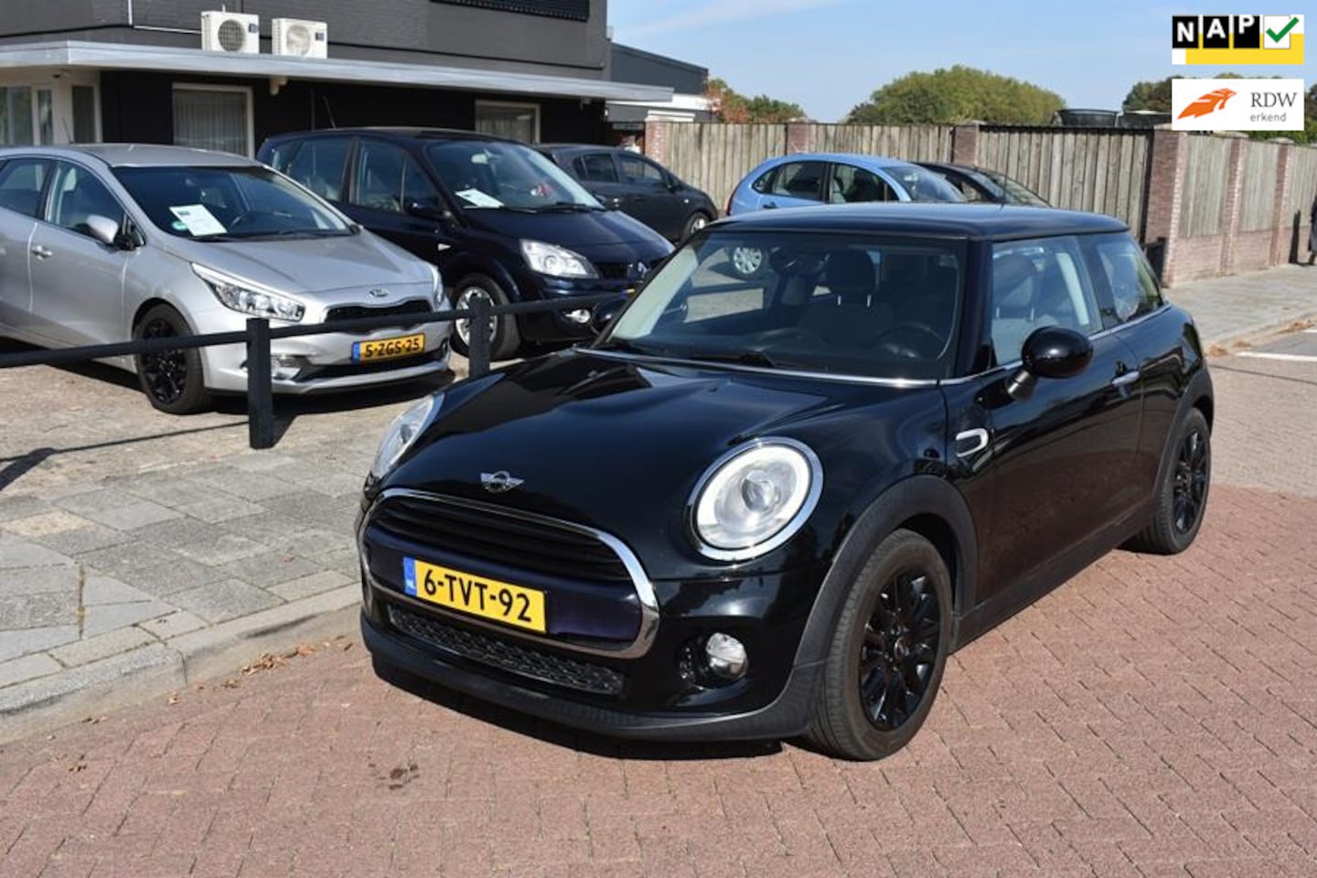 MINI Cooper - Mini 1.5 Navigatie - AutoWereld.nl