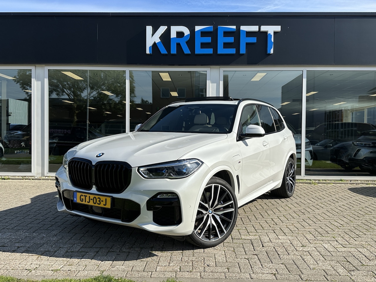 BMW X5 - xDrive45e High Executive M Sport | Lucht | Parelmoer - AutoWereld.nl