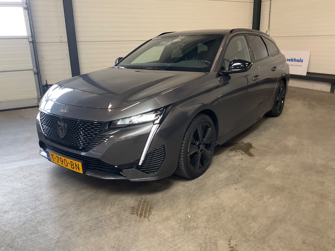 Peugeot 308 SW - 1.6 Plug-in Hybrid 180 GT Pack Business 180pk Automaat | Schuif-/Kanteldak | Afn. Trekhaak - AutoWereld.nl