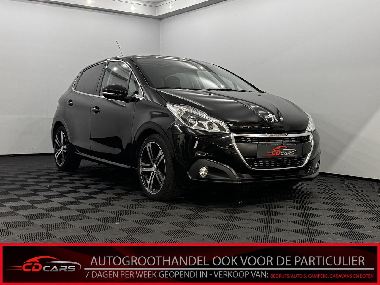 Peugeot 208 - 1.2 GT-line Half leder, Pano, Navi, Camera, Clima, Cruise control, Apple carplay, Lichtmet - AutoWereld.nl